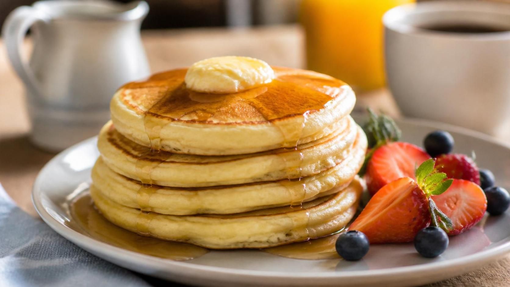 découvrez la recette ultime pour des pancakes moelleux et légers comme un nuage, parfaits pour un petit-déjeuner gourmand et facile à réaliser.
