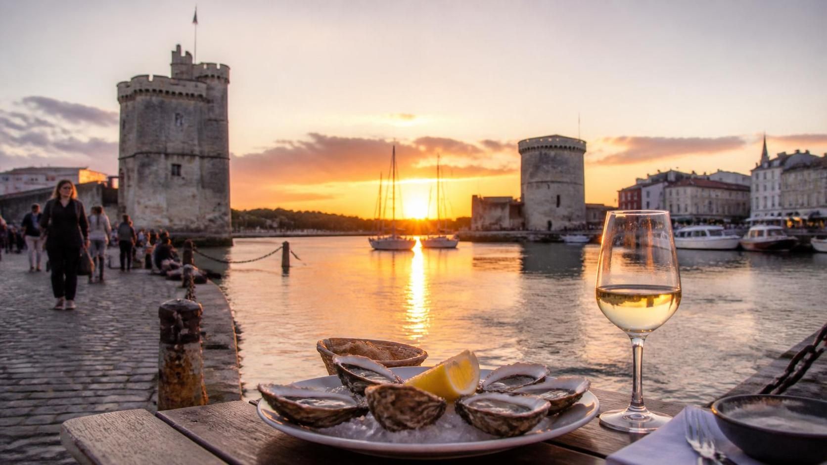 découvrez un week-end gourmand à la rochelle avec nos conseils sur les meilleurs restaurants, hôtels confortables et balades incontournables pour un séjour inoubliable.