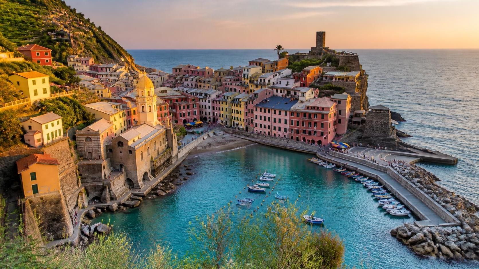 explorez vernazza à travers 7 expériences incontournables pour vivre pleinement ce charmant village de la riviera italienne.