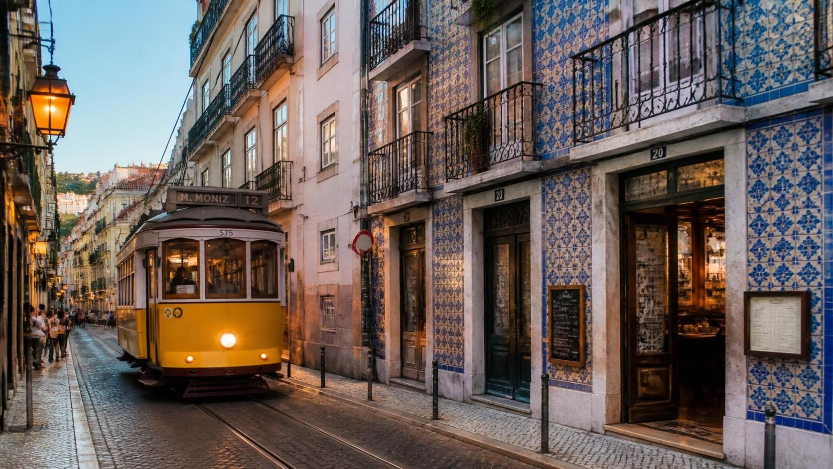découvrez les trésors du portugal à travers un voyage immersif qui vous plonge au cœur de sa culture riche, ses traditions authentiques et ses paysages enchanteurs.