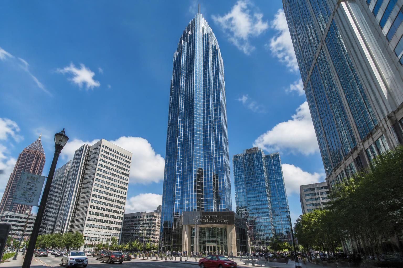 découvrez la hauteur impressionnante du citadel center, un géant architectural qui domine la ville et redéfinit le paysage urbain avec son design exceptionnel.