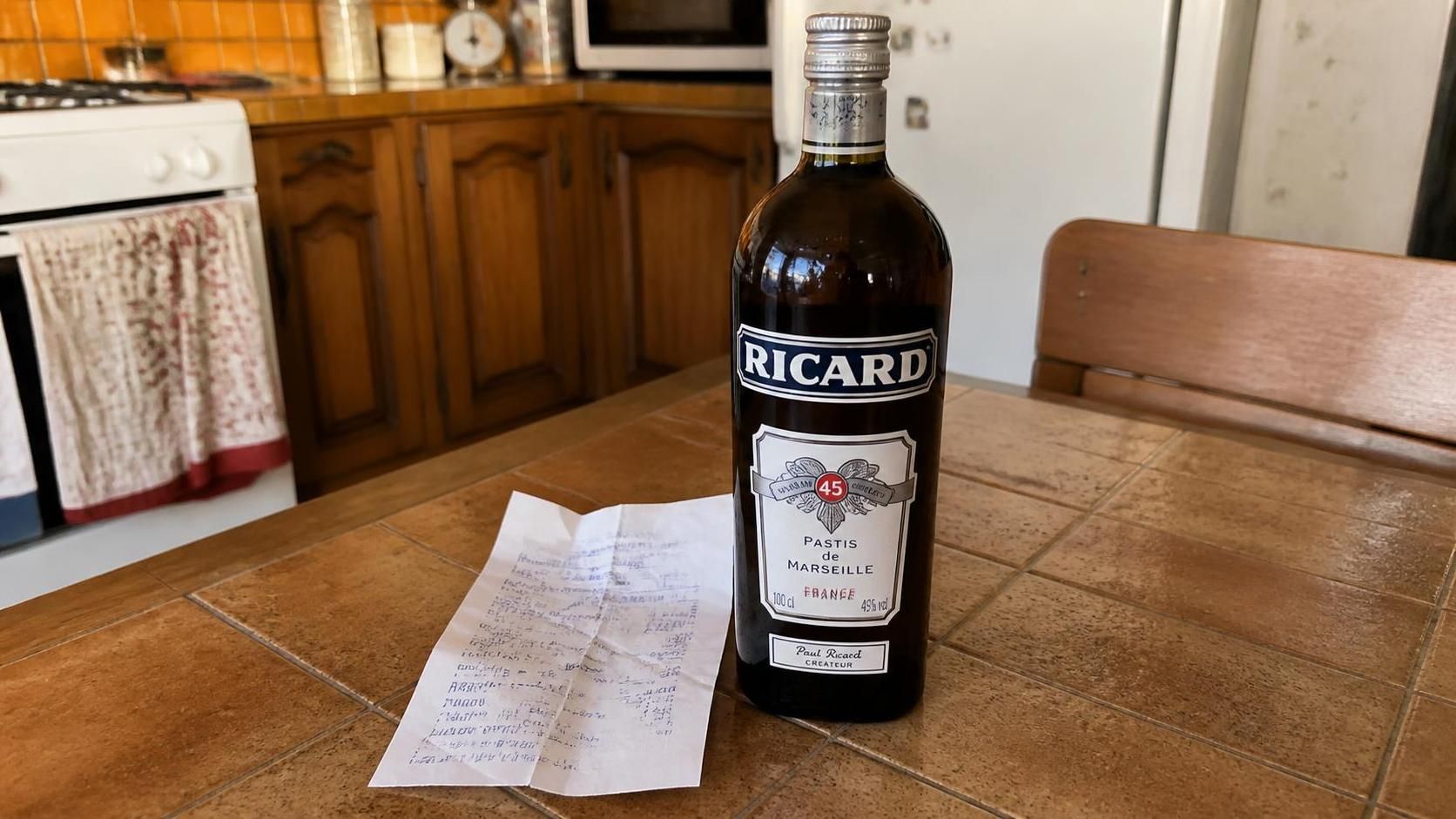 découvrez le prix d'une bouteille de ricard en 1990 et plongez dans l'histoire de cette célèbre boisson anisée.