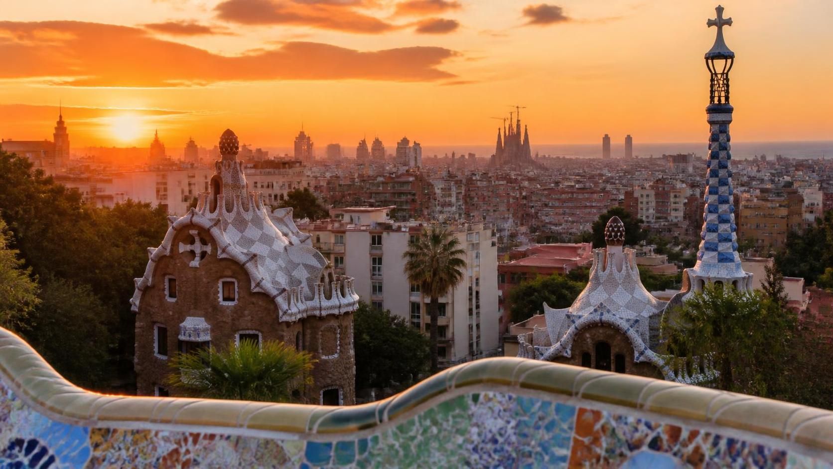 découvrez les incontournables de barcelone : monuments emblématiques, quartiers typiques, saveurs locales et conseils pour profiter pleinement de votre séjour.
