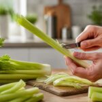 découvrez des astuces et techniques simples pour bien éplucher les branches de céleri, afin de les préparer facilement et profiter pleinement de leur saveur.