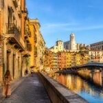 découvrez gérone, une ville catalane alliant riche histoire et modernité dynamique. explorez ses ruelles médiévales, son patrimoine culturel et son ambiance contemporaine unique.