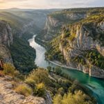 explorez les splendides gorges de l’aveyron, un joyau naturel aux paysages grandioses, idéal pour la randonnée, le canoë et les escapades en pleine nature.